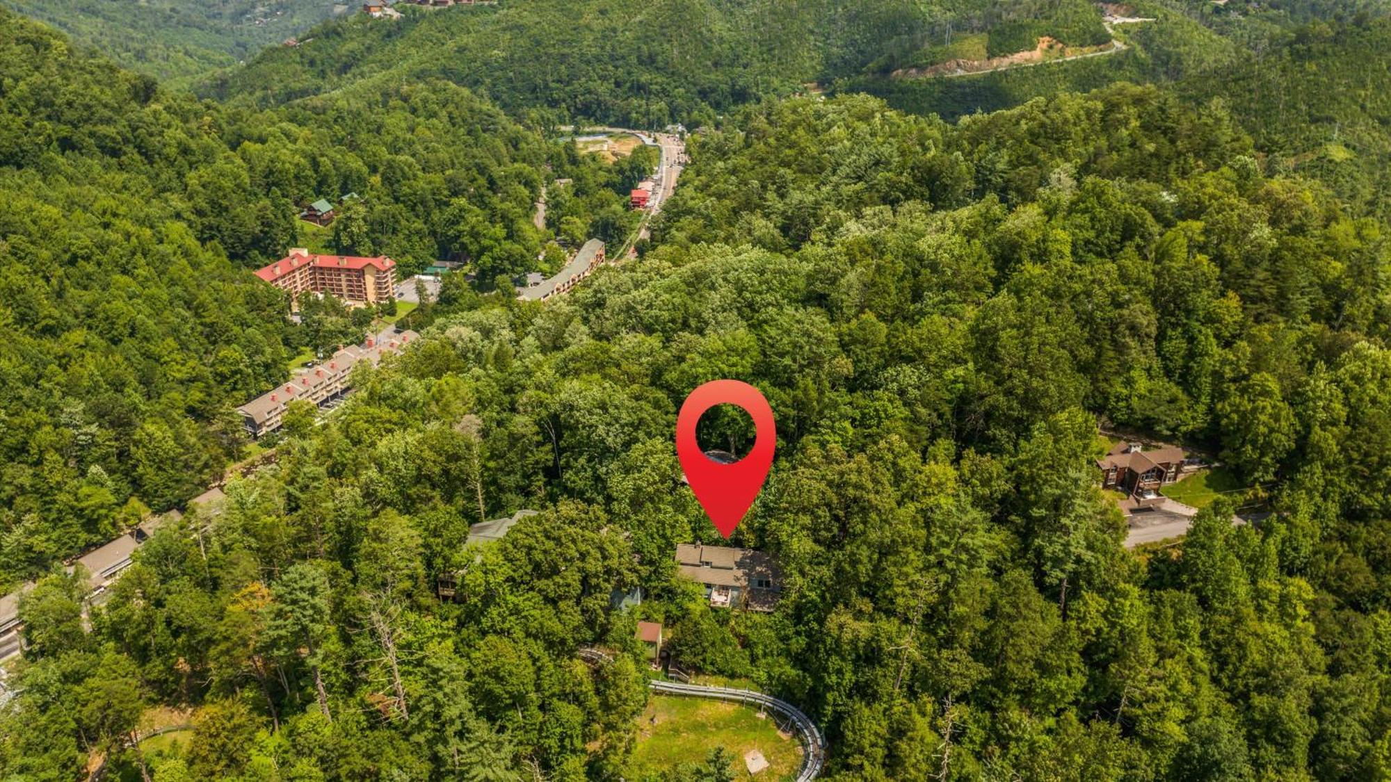 Whiskey Ridge Lodge, A Restored 1940S Gem, 2 Mins From Downtown, Breathtaking City Views, Custom Game Room, And Spacious Elegance ガトリンバーグ エクステリア 写真